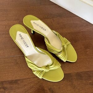SOLD! Vintage Nine West kitten heels